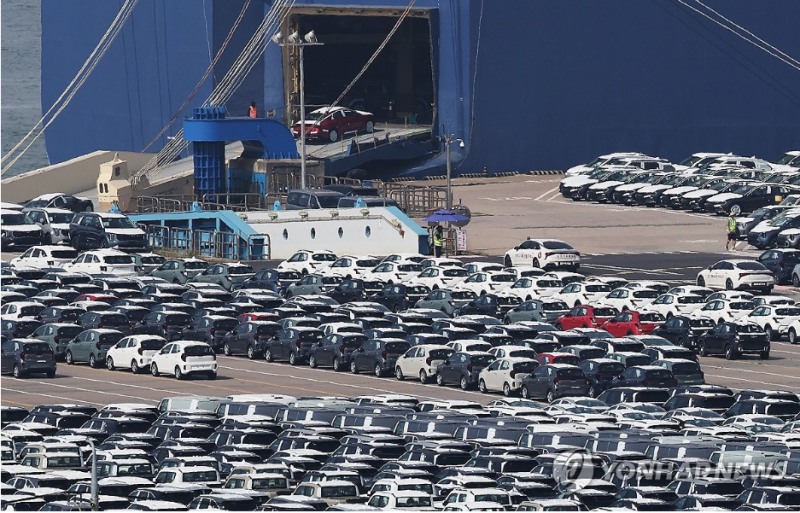 9월 자동차 수출이 64억달러를 기록, 9월중 역대 최대치를 달성했다. 사진=평택항 자동차전용부두, 연합뉴스