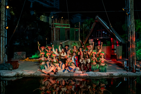 PIC 괌 시그니처 디너쇼 ‘태평양의 해적(Pirates of the Pacific)’ 출연진.
