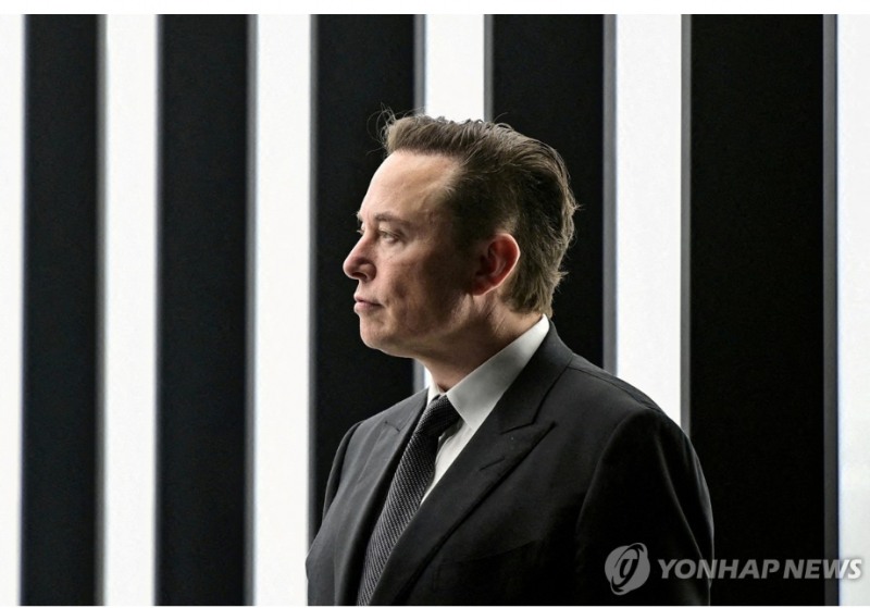 일론 머스크 테슬라 CEO의 자산가치가 1일(현지시간) 테슬라 주가 급등으로 5천억달러(700조원)를 돌파했다고 미경제매체 포브스가 분석했다. 사진=로이터통신, 연합뉴스