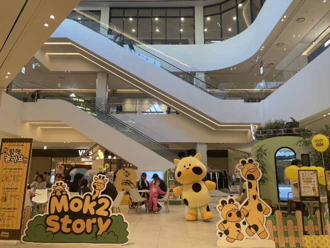 캐릭터 브랜드 ‘긴목이짤목이’가 오는 10월 15일부터 17일까지 중국 상하이에서 열리는 ‘상하이 라이센싱 엑스포 2025’에 참가한다.