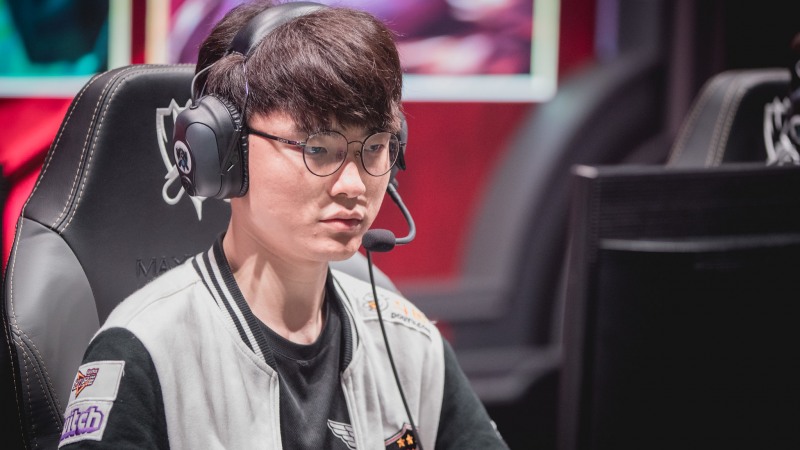 2017년 중국 우한서 열린 롤드컵 EDG와의 경기를 치르는 '페이커' 이상혁(사진=라이엇 게임즈)