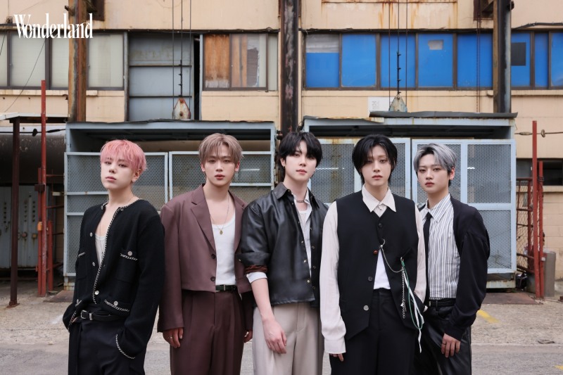위아이, 미니 8집 'Wonderland' 콘셉트 포토 공개……상상 속 원더랜드 형상화