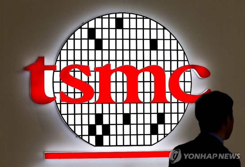 대만 TSMC 주가가 13일(현지시간) 뉴욕증시에서 8% 가까이 급등하며 사상 최고가를 경신했다. 사진=로이터통신, 연합뉴스