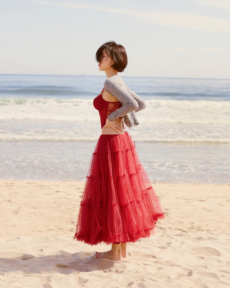 화사, 신곡 ‘Good Goodbye’ 콘셉트 포토 오픈…우아한 퀸의 자태