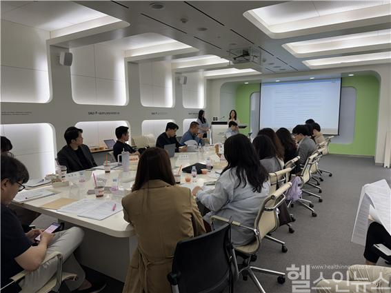 한국형 SDM을 정교화하기 위한 각 병원의 연구원들의 세미나 진행 모습 (사진 제공=sdm연구팀)