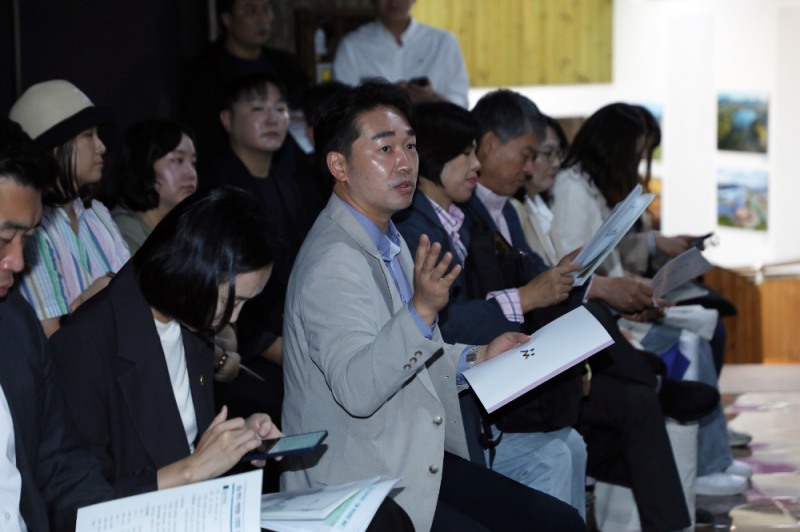 세종시의회 산업건설위, 아산 신정호·전동 솔티마을 현장 점검