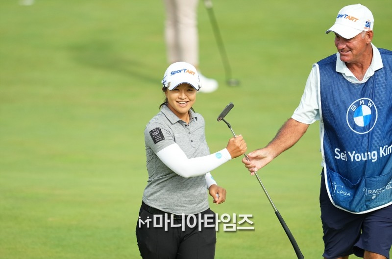 김세영이 15번홀에서 버디 성공 후 기뻐하고 있다./BMW 레이디스 챔피언십 대회 조직위원회