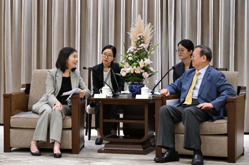 서울시 의회 최호정 의장과 상하이시인대 부주임(서울시 의회 제공)