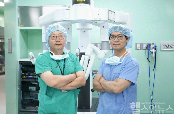 오철규(좌측), 정원범(우측) 인제대학교 해운대백병원 교수 (사진 제공=해운대백병원)