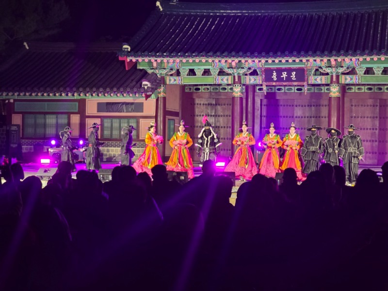 아산시, "팝페라·LED·줄타기까지"…'현충사 달빛야행' 둘째 날도 관객 열기 후끈