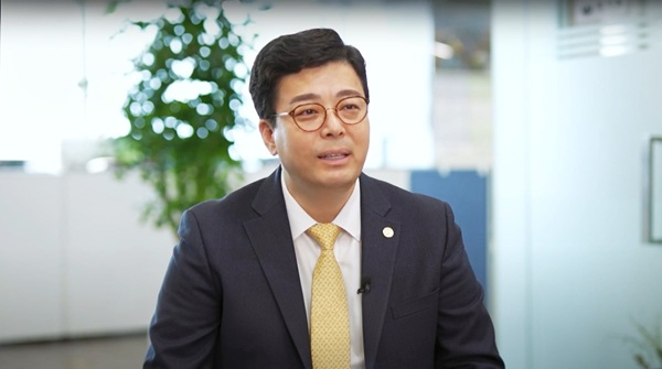 엘유프로 김세호 회장. 사진제공 = 엘유프로