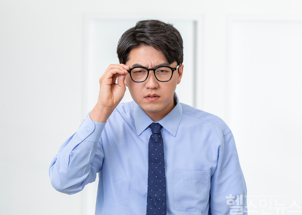 젊은층에서도 나타나는 다발성경화증, 조기 진단과 꾸준한 치료가 예후를 좌우한다. (사진 제공=클립아트코리아)