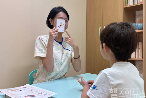 언어치료 장면 (사진 제공=좋은강안병원)