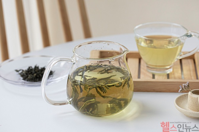 너무 뜨거운 차나 커피는 식도 점막에 손상을 일으켜 식도암 위험을 높일 수 있다. 음료는 60도 이하로 식혀 마시는 것이 바람직하다. (이미지 제공=클립아트코리아)