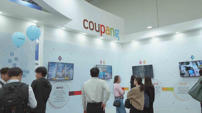 쿠팡, '한국판 CES' FIX 2025서 최첨단 물류 로봇 총출동…"AI가 만드는 유통혁명"