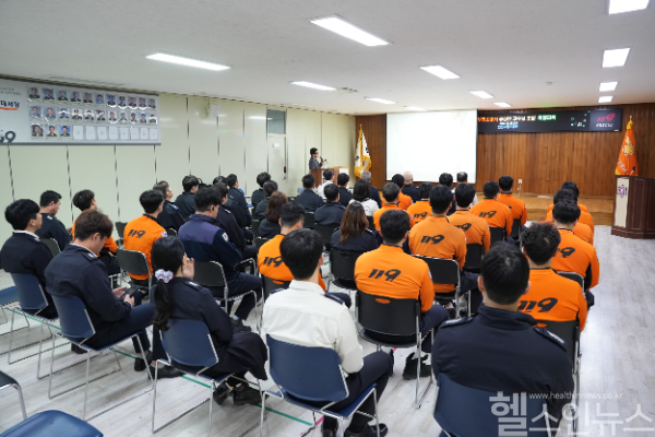 부평소방서 구급대원 대상으로 강의 중인 류상완 심장혈관병원장 교수 (사진 제공=국제성모병원)
