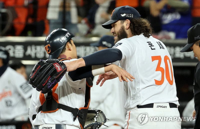 '한화 한국시리즈' 19년 만...삼성 11-2 대파, 폰세·와이스 외인 원투펀치 호투