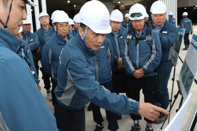 포스코이앤씨 송치영사장 현장 전사경영회의 진행 모습