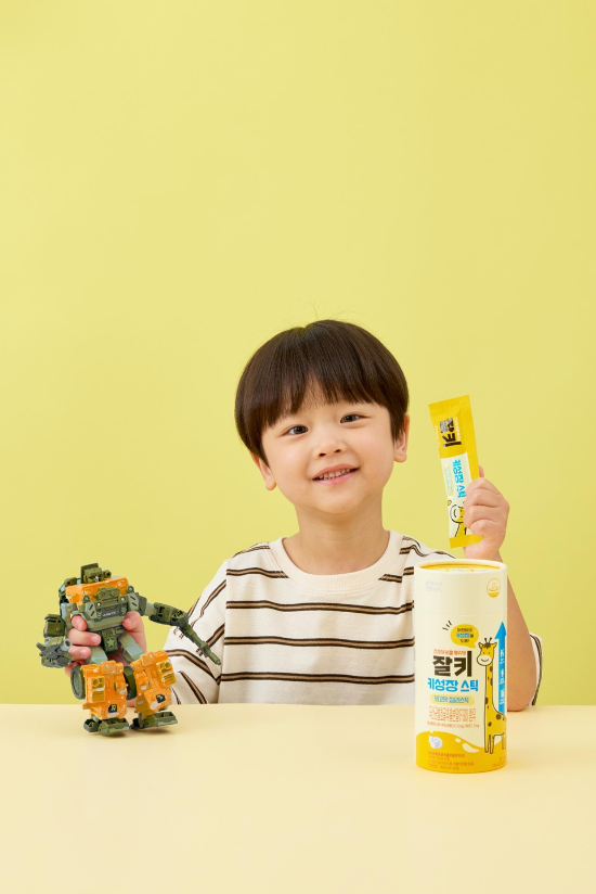 빙그레가 전국 약국 체인점인 '온누리약국'에 공식 입점하는 성장기 어린이를 위한 키성장 건강기능식품 ‘잘키 키성장 스틱’ 이미지 ⓒ 빙그레