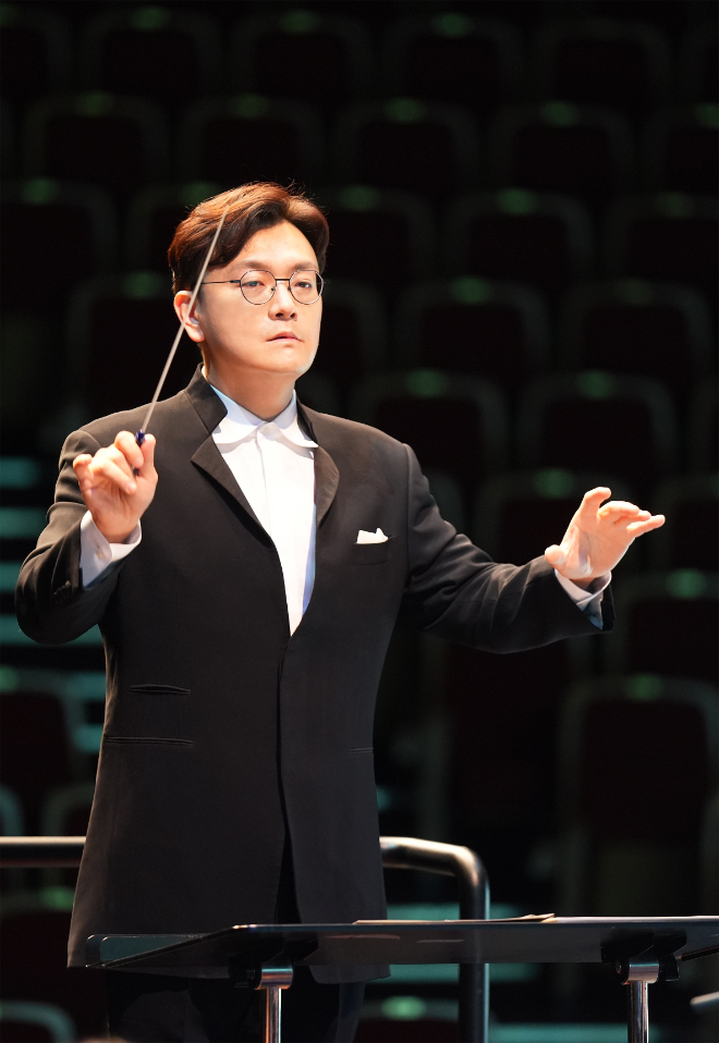 예술감독‧지휘_이승훤(서울시국악관현악단 단장) / (사진제공=세종문화회관)