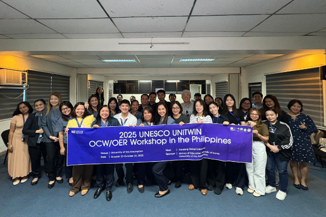 한동대 유네스코 유니트윈 사업단이 필리핀 어섬션대에서 개최한 '2025 OCW-OER 워크숍' 참가자들이 기념촬영을 하고 있다. (사진제공=한동대)