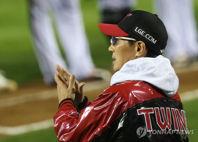 박수치는 염경엽 감독 / 사진=연합뉴스