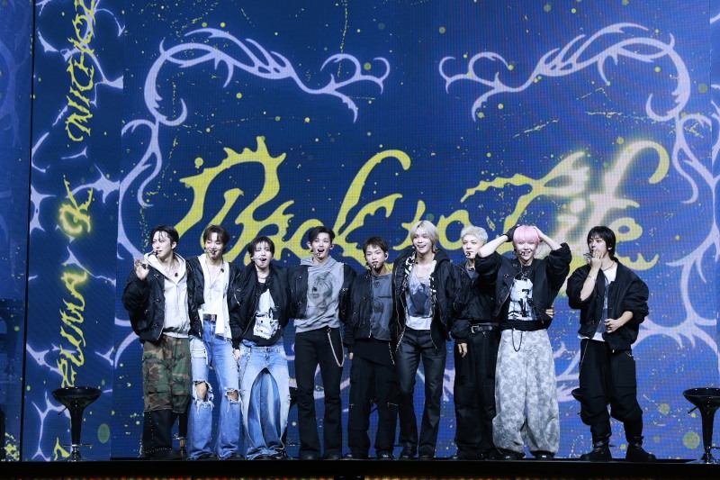 &TEAM, 韓 데뷔앨범 발매 첫날 113만 장 돌파…음반차트 1위 직행