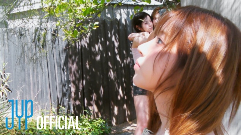 NMIXX ‘Blue Valentine’, 주간 음원 차트 정상…첫 월드투어 인천 공연 일반 예매 오픈