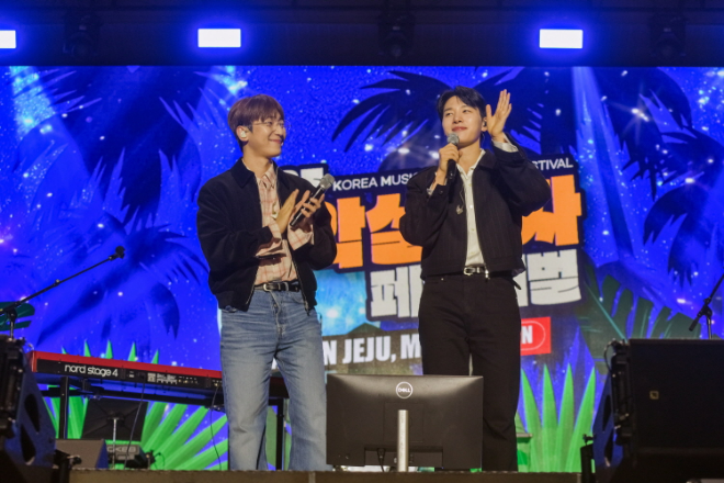 '2025 음악실연자 페스티벌'에 공연 중인 멜로망스. (사진제공=음실련)