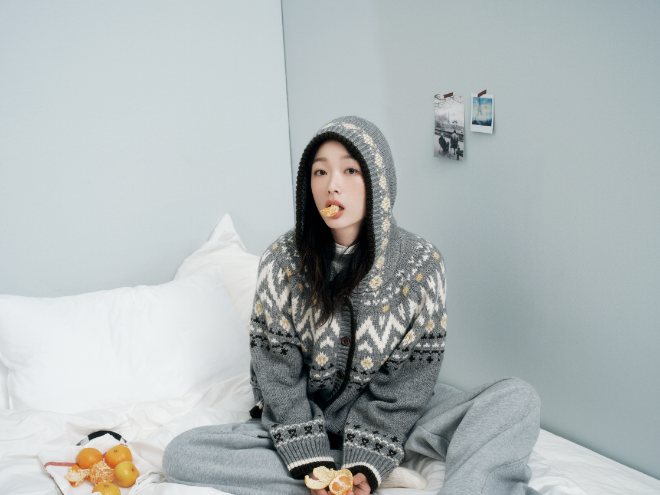 TBH글로벌(대표 우종완)의 여성 영 캐주얼 브랜드 쥬시쥬디(JUCY JUDY)가 2025년 겨울 시즌을 맞아 배우 이유미와 함께한 새로운 캠페인 화보를 공개했다.