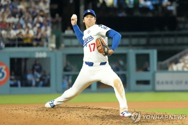 WS 4차전에서 투구하는 오타니 쇼헤이 / 사진=연합뉴스