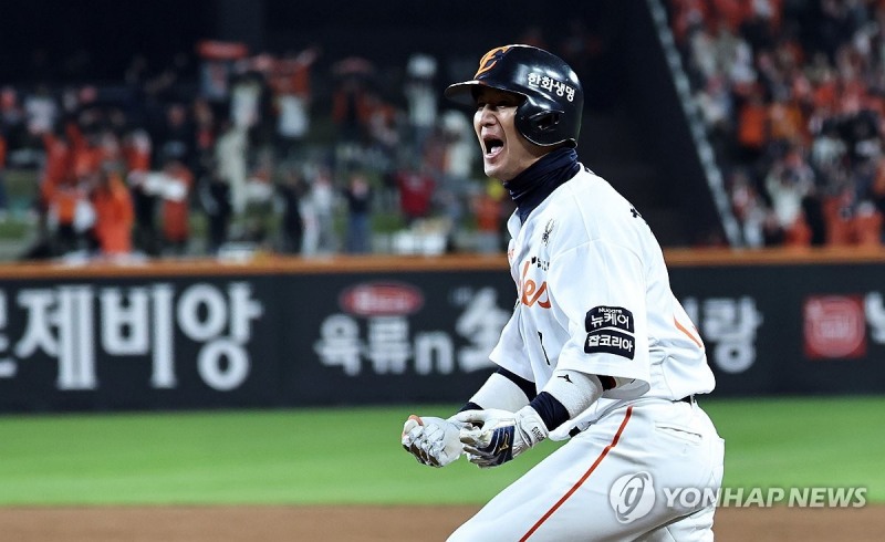 2타점 적시타 치는 한화 최재훈 / 사진=연합뉴스