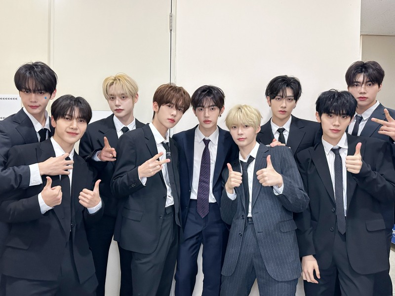 제로베이스원, 일본 열도 재패…오리콘 차트 접수