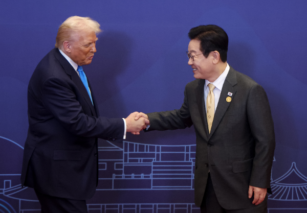 한미 투자협상 타결..."단기 호재, 중장기 제조업 공동화 우려"