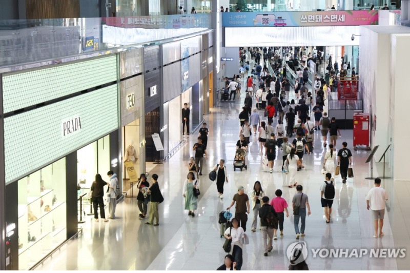 신라에 이어 신세계도 30일 인천공사 면세점 일부 매장을 철수키로 결정했다. 사진=연합뉴스