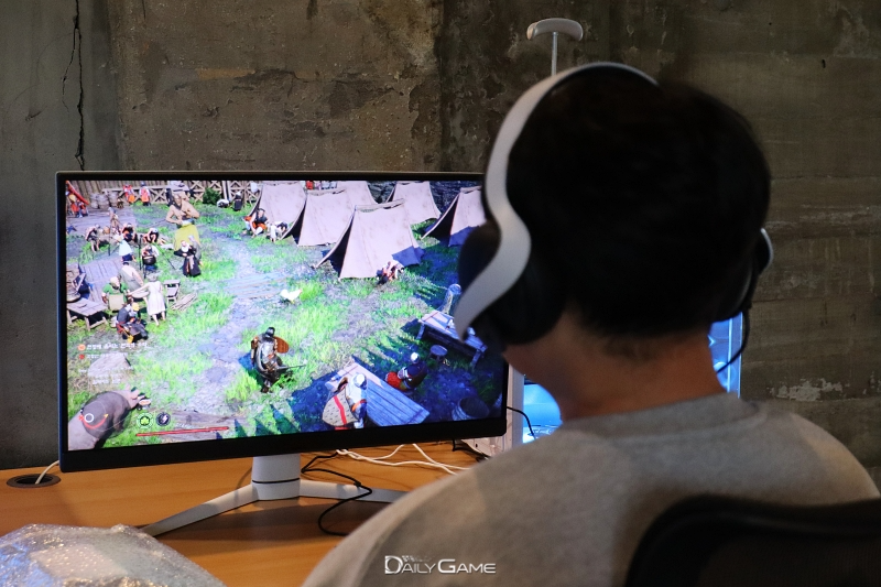 체험 예약을 하면 편안한 좌석에서 '붉은사막'을 즐길 수 있다.