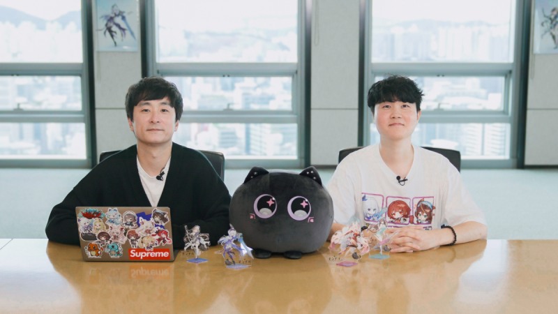 왼쪽부터 넷마블몬스터 이동조 PD, 넷마블 강동기 사업부장(제공=넷마블).