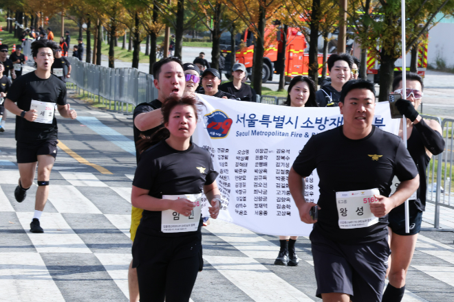 LG유플러스는 소방청과 공동 개최한 순직소방관 추모 마라톤 '119메모리얼런'이 2300여명의 참가자를 모으며 성황리에 종료됐다고 3일 밝혔다. ⓒ LG유플러스