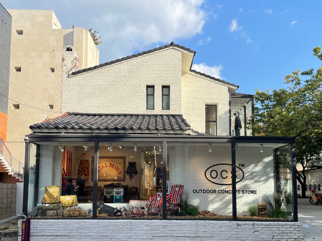 크리스에프앤씨가 운영하는 프리미엄 편집숍 ‘크리스도산(CREAS DOSAN)’이 국내외 10개 아웃도어 브랜드와 함께하는 팝업스토어 ‘아웃도어 컨셉 스토어(Outdoor Concept Store, OCS)’를 지난 11월 1일 오픈했다.