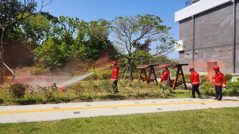 산불 예방 전문 진화대 활동 모습 ⓒ완도군