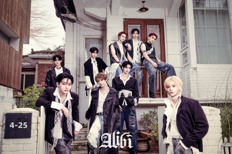 소디엑, 네 번째 싱글 ‘Alibi’ 콘셉트 포토와 뮤비 티저 공개…‘왕자X뱀파이어’ 컴백 대변신