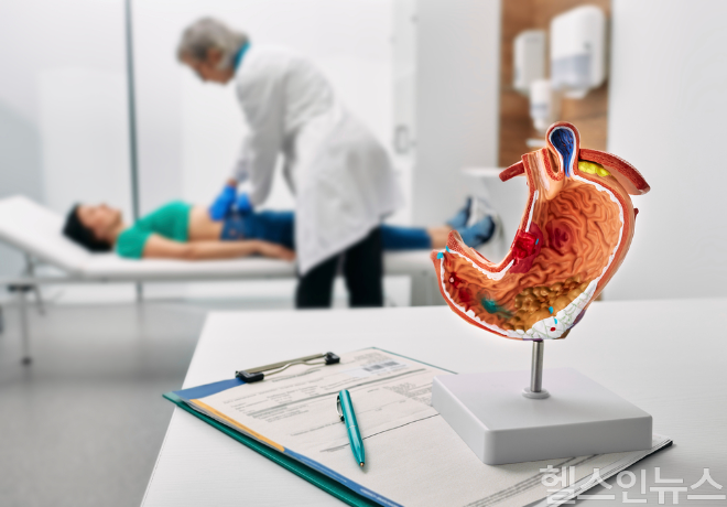 식사 후 배가 더부룩하고 답답하다면? 위가 제 기능을 못하는 ‘위무력증’ 신호일 수 있다. (이미지 제공=클립아트코리아)