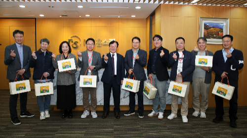 NS홈쇼핑이 2026학년도 대학수학능력시험을 앞두고 지난 5일 임직원 자녀 중 수험생에게 응원선물을 전달했다. ⓒ NS홈쇼핑