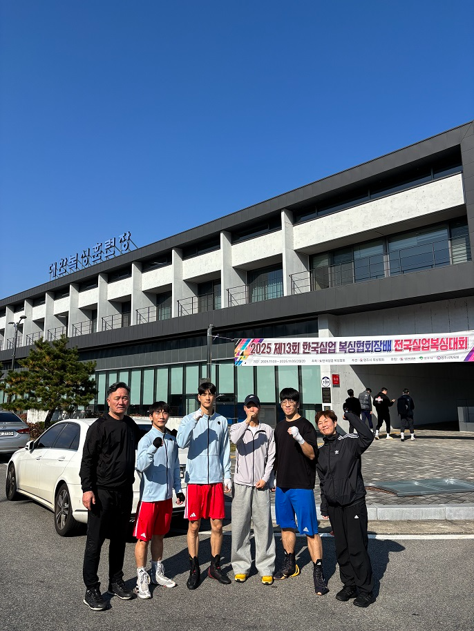 왼쪽부터 박구감독,서동근선수, 국승준선수, 성현태선수, 선현욱선수, 박지선코치 (사진제공=화순군)