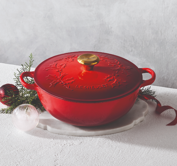 ▲ 르크루제(LE CREUSET)의 크리스마스 홀리 컬렉션 홀리데이 마미떼