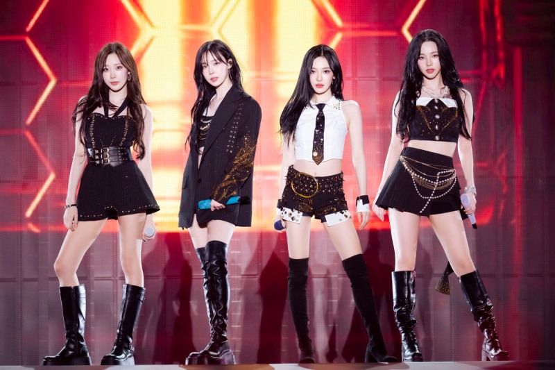 에스파, 아레나→돔으로 투어 규모 본격 확장…뜨거운 현지 인기 재입증