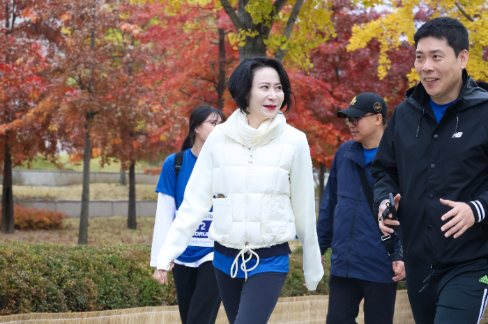 달리기에 참가한 롯데장학재단 장혜선 이사장