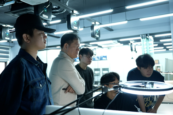 Physical AI 실습에 참여 중인 학생들의 연구 현장. (사진제공=한동대)