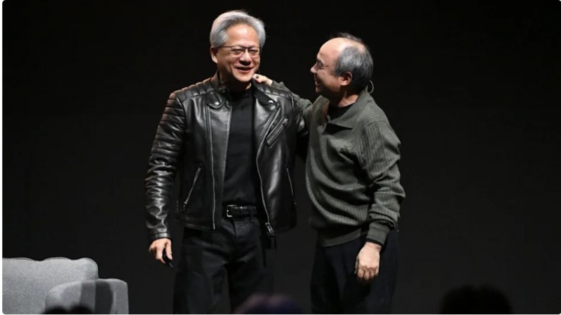 손정의 회장의 소프트뱅크 그룹이 AI 투자를 위해 엔비디아 보유지분 전량을 58억3천만달러에 매각했다는 소식에 엔비디아 주가가 11일(현지시간) 뉴욕증시에서 3% 가까이 급락했다. 사진=블룸버그통