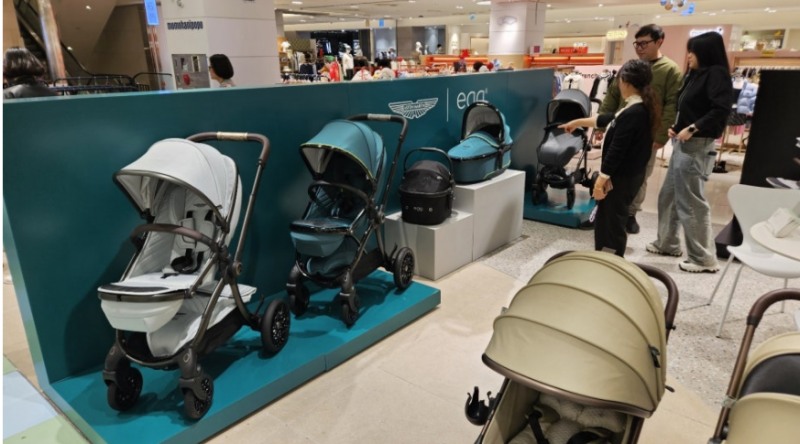 에그 x 애스턴마틴 유모차, 타임빌라스 수원점 팝업 예약 판매 시작